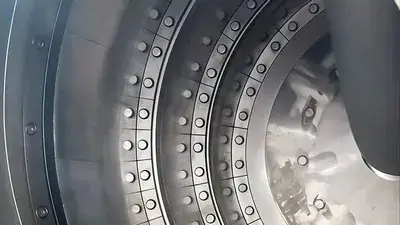 Centrífuga de Empuje de Tres Etapas